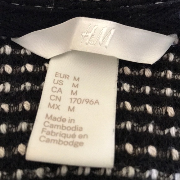 H&M black and white textured top - Picture 6 of 7